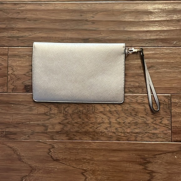 Lovevook Wristlet - Picture 2 of 7